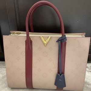 Louis Vuitton Very Zipped Tote MM